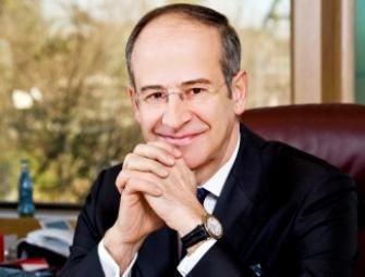 <p>3. Ahmet C. Bozer Grubu/Şirketi: Coca Cola Bilgi: Avrasya ve Afrika Grubu’nun başkanı. Ocak 2013'te şirketin Amerika kıtası dışındaki uluslararası faaliyetlerinin yürütüleceği Coca-Cola International’ın başkanı olacak.</p>