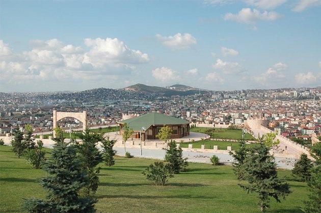 <p>Kocaeli: 1 milyon 177 bin 975 seçmen, 4 bin 25 sandıkta oy kullanacak.</p>