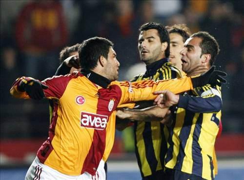 Fenerbahçe'nin en farklı galibiyetleri: 10.02.1930 İstanbul Ligi Fenerbahçe - Galatasaray: 6 - 1 // 12.12.1976 Özel Maç Fenerbahçe - Galatasaray: 6 - 1 // 16.08.1980 TSYD Kupası Fenerbahçe - Galatasaray: 5 - 0 // 15.04.1990 Türkiye 1. Ligi Fenerbahçe - Galatasaray: 5 - 1 // 11.08.1990 TSYD Kupası Fenerbahçe - Galatasaray: 5 - 2 // 22.04.1992 Türkiye 1. Ligi Fenerbahçe - Galatasaray: 5-2 // 06.11.2002 Türkiye 1. Ligi Fenerbahçe - Galatasaray: 6 - 0