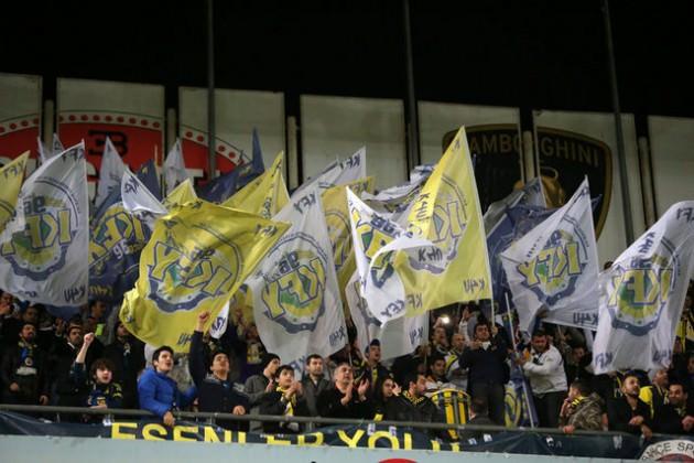 <p>Nevşehir: %39 FB - %37 GS - %18 BJK</p>