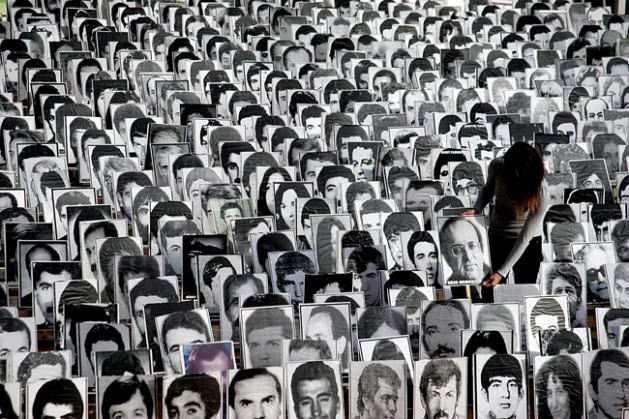 CAFER ESER Antalya'daki sıradan ölümler sergisinden bir kare. 