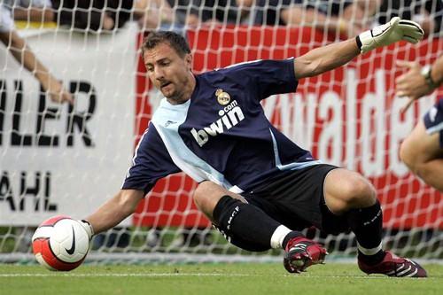 <p><strong>Jerzy Dudek: Feyenoord-Liverpool 7.4 milyon Euro</strong></p>