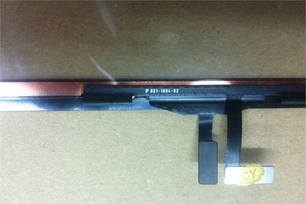 <p>Eski modellere kıyasla tek bir bağlantı yerine iki bağlantı noktası bulunabilir.</p>