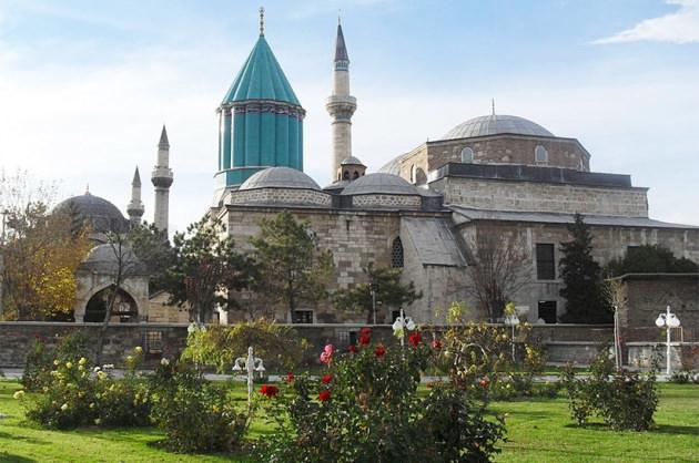 <p>Konya: 1 milyon 401 bin 416 seçmen, 5 bin 108 sandıkta oy kullanacak.</p>