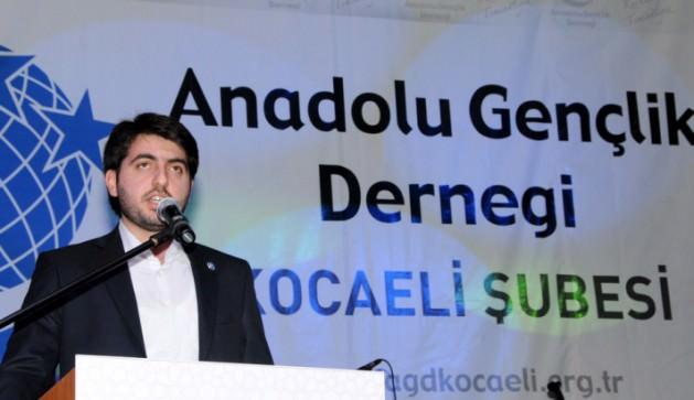 Anadolu Gençlik Derneği, yılbaşı kutlamalarına alternatif olarak 'Mekke'nin Fethi ve Kuran Ziyafeti' adlı etkinlikler düzenledi. Ülke genelinde 200'ü aşkın yerde yapılan fetih şölenine katılımlar yüksek oldu.