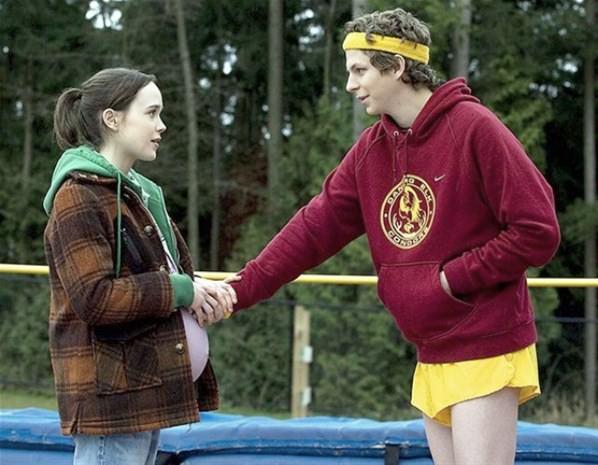 Michael Cera - Michael Cera, sosyal anlamda beceriksiz ama sevimli budala tiplemelerinden başka bir rolle karşımıza çıkabilecek mi dersiniz? Juno ve Superbad'deki rollerine bakılırsa, pek sayılmaz!