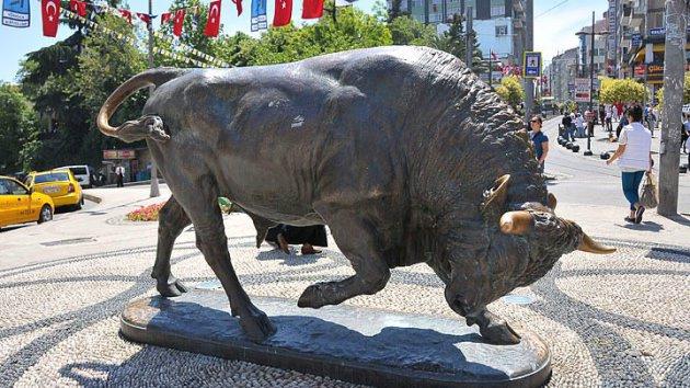 <p>Kadıköy Boğa'nın orada buluşmak</p>