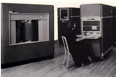 <p>İşte Türkiye'nin ilk bilgisayarı IBM 650'nin donanımsal özellikleri...</p>