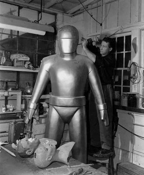 <p>The Day the Earth Stood Still (1951)</p>
