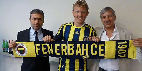 - Fenerbahçe Kulübü, İngiltere'nin Liverpool takımında forma giyen Hollandalı futbolcu Dirk Kuyt ile 3 yıllık sözleşme imzaladı.