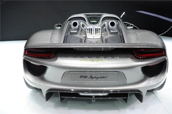 <p>Porsche 918 Spyder</p>