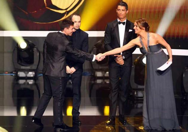 <p><strong>ZLATAN IBRAHIMOVIC</strong><br />
"Ronaldo şanslı adam. Her seferinde en önden bilet bularak, Messi'nin ödülü alışını izliyor."</p>