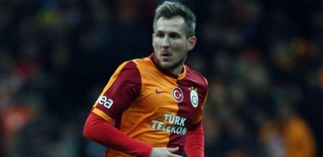 <p>IZET HAJROVIC: Bonservisi için Grasshoppers’a 3.5 milyon Euro ödendi. 6’sı lig, 2’si Avrupa’da 10 maçta oynadı, kupada 1 gol attı.</p>