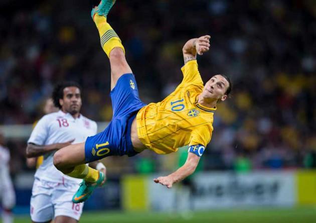 <p><strong>MARIO BALOTELLI</strong><br />
"Ben onun attığı golü antrenmanda canım sıkıldıkça atıyorum." (Ibrahimovic'in rövaşata golü üzerine)</p>