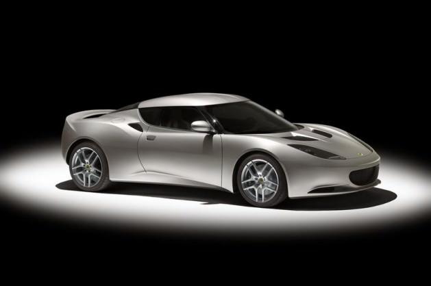 <p>2011 yılında İngiltere'nin West Midlands bölgesi saatte 260 km hıza ulaşan Lotus Evora'yı polis filosuna kattı.</p>
