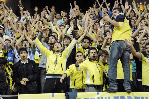 <p>Siirt: %39 FB - %36 GS - %16 BJK</p>