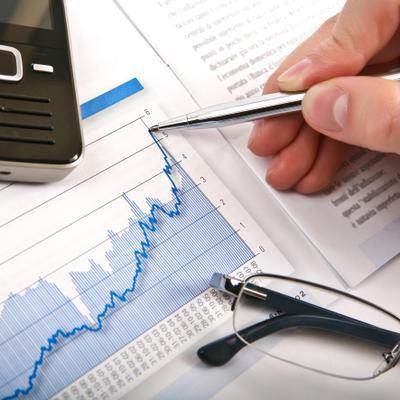 Finans sektörü ücret artışı 2012 yılında yüzde 8,4 iken, 2013 yılında da bu oran yüzde 8,4 olarak belirlendi.