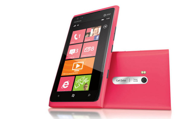 <p><span>İbkandinav şirket Nokia’nın geçen yıl piyasaya sürdüğü bu modeli, toplam 217 dolara mal oluyor. Bu rakamın 209 doları donanım, 8 doları ise işçilikten oluşuyor. Cihazın en pahalı bileşeni 58 dolar ile 4.3 inç büyüklüğündeki AMOLED ekranı. Cihazın kontratsız satış fiyatı ise 449 dolar. Buna göre bir cihazdan elde edilen gelirin%1.8’i işçiliğe gidiyor. Nokia’nın Lumia 900’deki kâr marjı ise %106 seviyesinde</span></p>