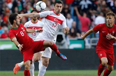 - A Milli Futbol Takımı, 2014 Dünya Kupası hazırlıkları kapsamında deplasmanda Portekiz ile yaptığı özel maçı 3-1 kazandı. Maçın gollerini 35 ve 51. dakikada Umut Bulut, 89. dakikada Pepe (kendi kalesine), Portekiz'in golünü ise 57. dakikada Nani attı.