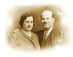 Zamanla şehrin merkezinde birçok mülk satın alan Slim bir başka Lübnan’lı tüccarın kızı Linda Helu'yla evlenmiş.