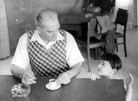<p>Atatürk'ün kızı Ülkü Adatepe</p>