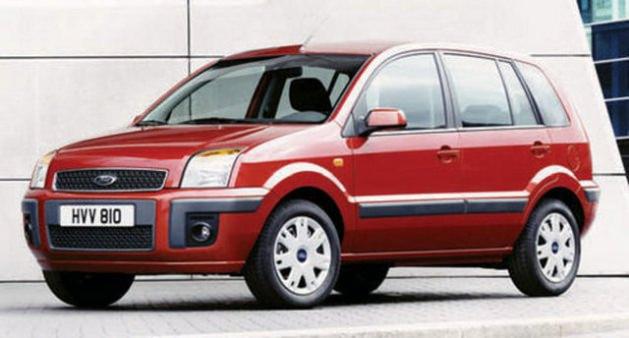<p>36- FORD FUSION 1.4 TDCI Fiesta’nın platform kardeşi olan Fusion, ortalama 4.6 lt/100 km yakıt tüketimi sunar.</p>