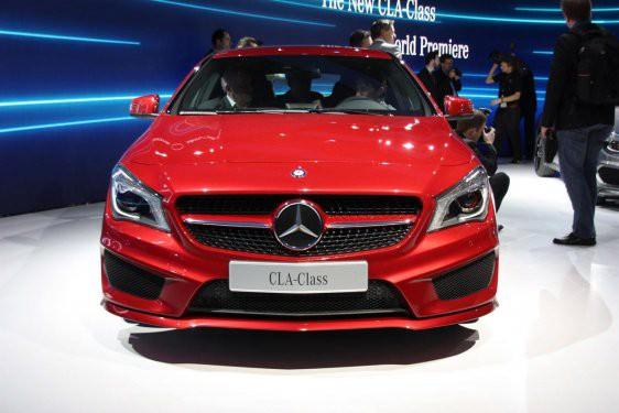 Mercedes'in satış ve pazarlama şefi Joachim Schmidt şöyle dedi: "Bu otomobil bize özellikle A Sınıfı'nın satılmadığı pazarlarda daha önce erişimimiz olmayan çok fazla sayıda müşteriyi cezbetme fırsatı sunuyor.''