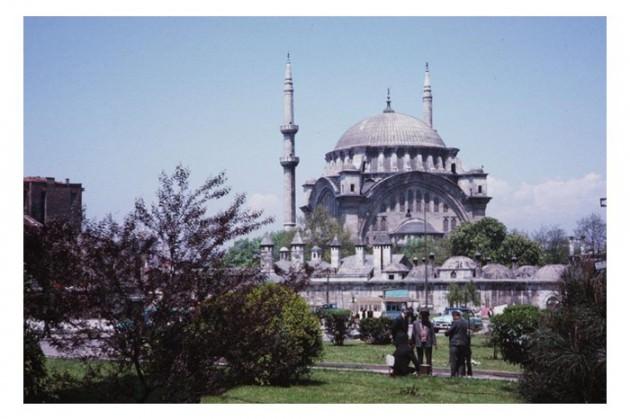 <p>Indiana Üniversitesi, Charles W. Cushman fotoğraf koleksiyonundan eski İstanbul fotoğrafları çıktı. Günümüze kıyasla daha tenha görülen İstanbul'un bu fotoğrafları 1965 yılında çekilmiş.</p>