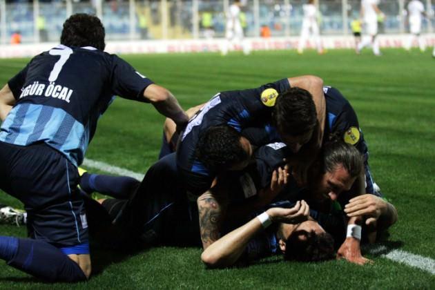 PTT 1. Lig'in 28. haftasının son maçında Adana Demirspor ile Bucaspor 5-5 berabere kaldı.