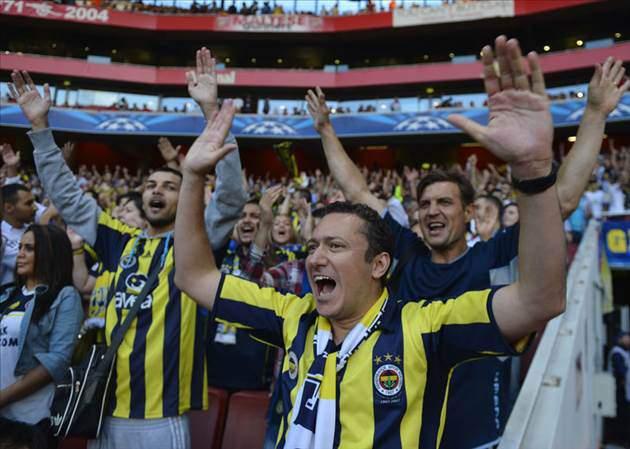 <p>Sen savaş! Yenilsen de kızmayız. İyi gün taraftarı değiliz. Son sözümüz Fenerbahçe!</p>
