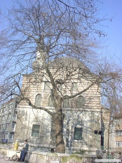 <p>Selçuk Sultan Türbesi</p>
<p>Bayezid Camii haziresi Bayezid - Eminönü - Fatih</p>