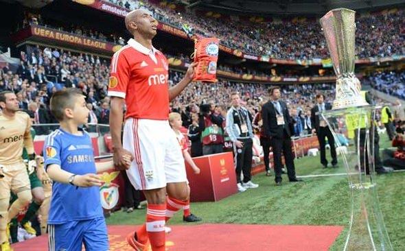<p>Luisão - Benfica<br />
13 yıl - 1 Ağu 2003</p>