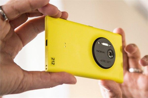 <p><strong>13. Nokia Lumia 1020</strong></p>
<p>Nokia Lumia 1020 piyasadaki en iyi Windows telefonu olarak kabul ediliyor.</p>