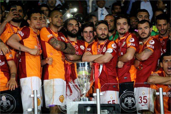 <p><strong>16. Galatasaray</strong></p>
<p>Listeye giren tek Türk takımı Galatasaray oldu. Takımın değeri: 347 milyon dolar</p>