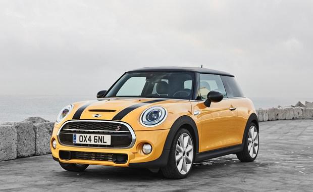 Alman otomobil devi BMW'nin yenilikçi motorları ile detaylanmış MINI'ler, motor seçenekleri olarak Cooper ve Cooper D versiyonlarında 1.5 litrelik üç silindirli benzinli ve dizel olarak sunulacak.