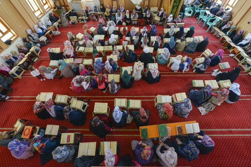<p><strong>"Yaz Kur'an kurslarına 60 bin başvuru oldu"</strong></p>

<p>Ramazan ayı süresince birçok faaliyet gerçekleştirdiklerini anlatan Arvas, şunları kaydetti:</p>
