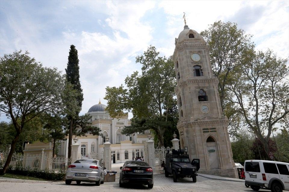 <p>İstanbul Vakıflar 1. Bölge Müdürü Mürsel Sarı, AA muhabirine yaptığı açıklamada, 2013 yılı Haziran ayında başlayan restorasyon çalışmalarının tamamlandığını ve caminin açılışa hazır hale getirildiğini söyledi. </p>
