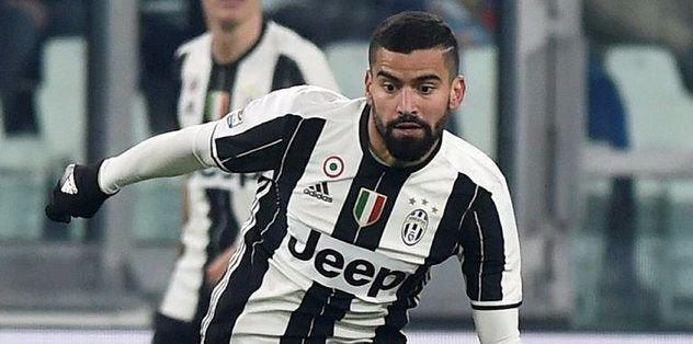 <p>Belhanda, Ndiaye ve Fernando'yu kadrosuna katan G.Saray'a bir orta saha daha yazıldı. İspanyol AS gazetesi Tomas Rincon adını ortaya attı. Bir süredir Beşiktaş'la da adı anılan Kolombiyalı ön libero için sarı-kırmızılıların Valencia ile çekiştiğini iddia etti. Juventus'lu futbolcunun değeri 8 milyon euro. Kaynak: Fotomaç</p>
