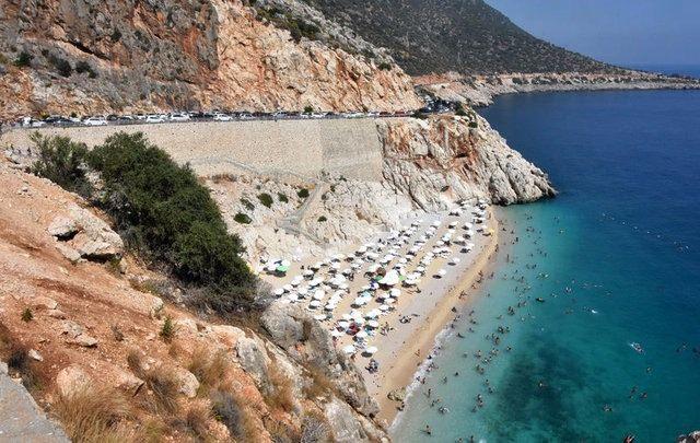 <p>Arefe gününün 20 Ağustos Pazartesi gününe denk gelmesi ile birlikte toplam 4.5 gün resmi tatil yapılabilecek. </p>

<p> </p>

<ul>
</ul>

<ul>
</ul>
