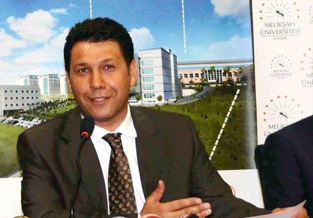 <p>Eski Boydak CEO’su Memduh Boydak - Tutuklandı</p>

<p> </p>
