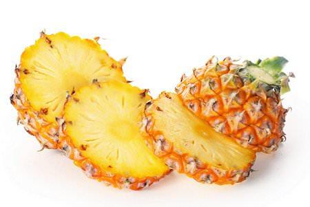 <p><strong>4- Ananas</strong><br />
Ananas bol suyuyla ferahlatıcı, içeriğindeki vitamin ve mineraller ile çok besleyicidir. Özellikle vitamin A ve C; kalsiyum ve demir açısından zengindir.</p>

<p> </p>
