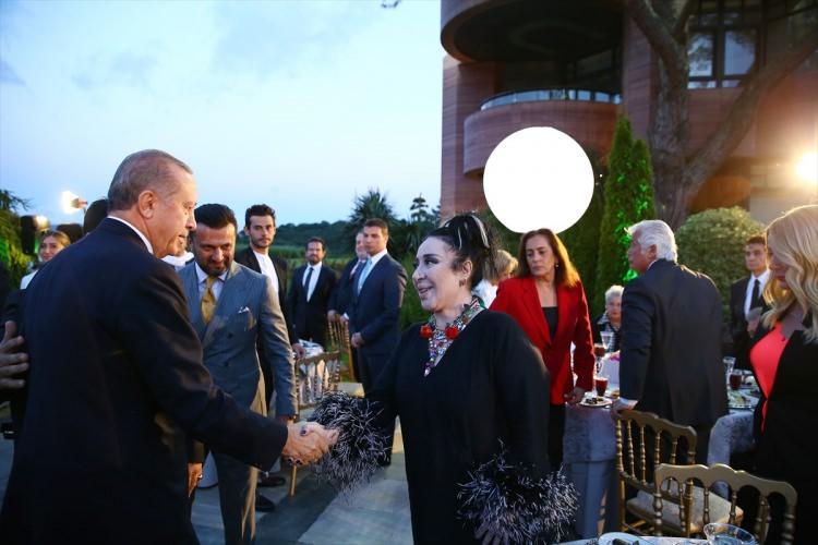 <p>Nur Yerlitaş</p>
