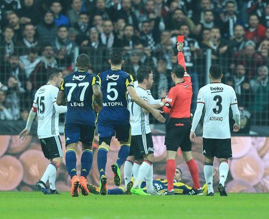 <p><strong>8 MAÇA KADAR CEZA</strong><br />
<br />
Tosic’in bu eylemi belgelerle kanıtlanırsa, ihraç nedeniyle alacağı asgari üç maçın haricinde, disiplin talimatının “Belgelerin haksız kullanımı” başlıklı 47. maddesine göre (sekiz maça kadar) çok daha ağır bir cezayla karşı karşıya kalacak.</p>
