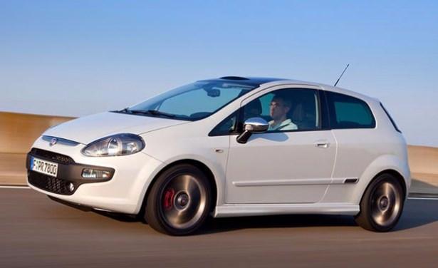 <p>Fiat Punto 1.3 Multijet 95 HP Dizel Ortalama yakıt tüketimi 100 kilometrede 4.7 litre</p>
<p> </p>