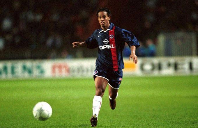 <p>Ronaldinho</p>
