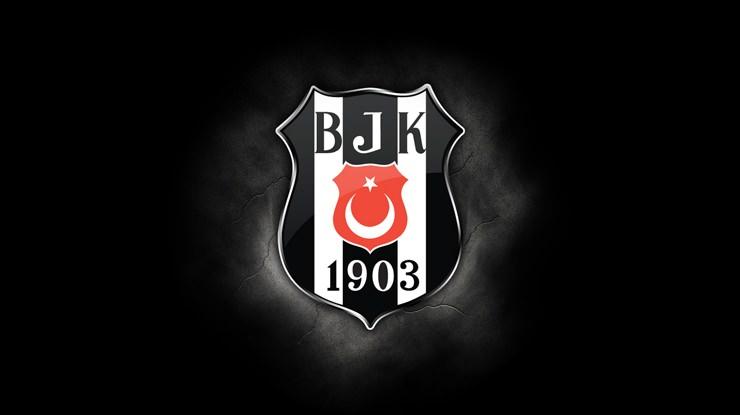 <p>Beşiktaş<br />
<br />
Siyah-beyazlı kulüpten yapılan açıklama: "İstanbul'da bir eğlence mekanındaki silahlı terör saldırısının acısını yaşıyoruz. İlk açıklamalarda 39 kişinin yaşamını yitirdiğini, 65 kişinin yaralandığını üzüntüyle öğrendik. Askerlerimize, polisimize yapılan saldırıların ardından, sınır ve hainlik tanımayan terör, bu sefer sivil vatandaşlarımıza yönelik olarak kalleşçe bir yöntemle gerçekleştirilmiştir. Devletimiz ile birlikte, milletçe seferber olarak, birlik ve beraberliğimizi muhafaza ederek terörü yeneceğimize inancımız tamdır. Terör saldırısında yaşamını yitirenlere Allah'tan rahmet, ailelerine başsağlığı, yaralanan vatandaşlarımıza acil şifalar temenni ederiz."</p>
