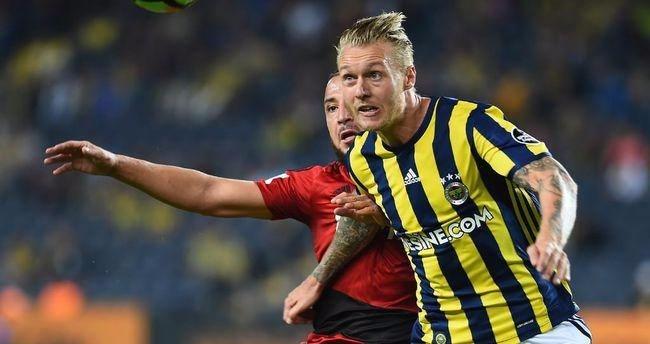 <p>22 - Simon Kjaer</p>

<p>Takım: Fenerbahçe</p>
