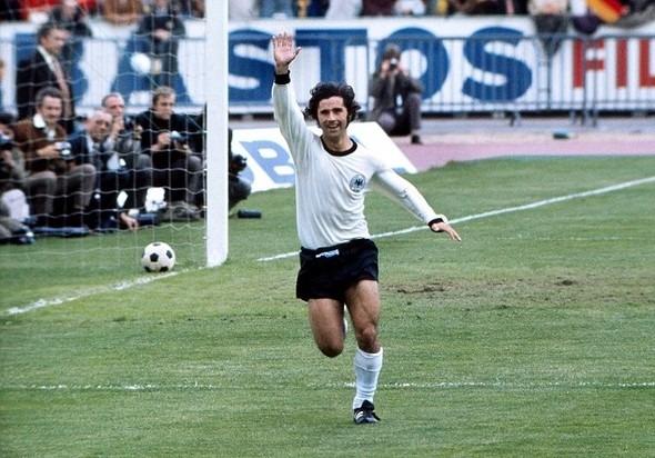 <p>Forvet / Gerd Müller (Gerd) / Almanya</p>