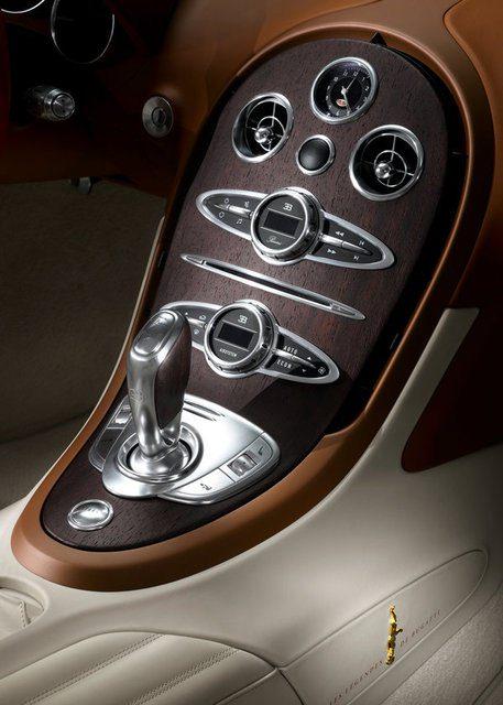 <p>“Black Bess” de Bugatti Veyron 16.4 Grand Sport Vitesse temel alınarak geliştirildi.</p>