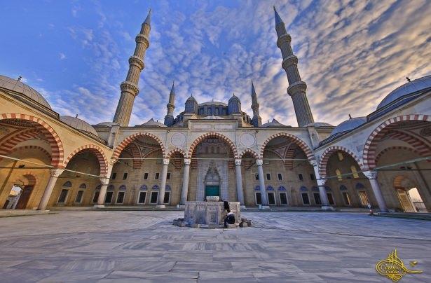 <p>Selimiye Cami Ön Avlu</p>
